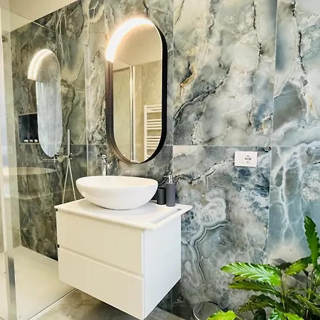 Leila's Forever - Apartament